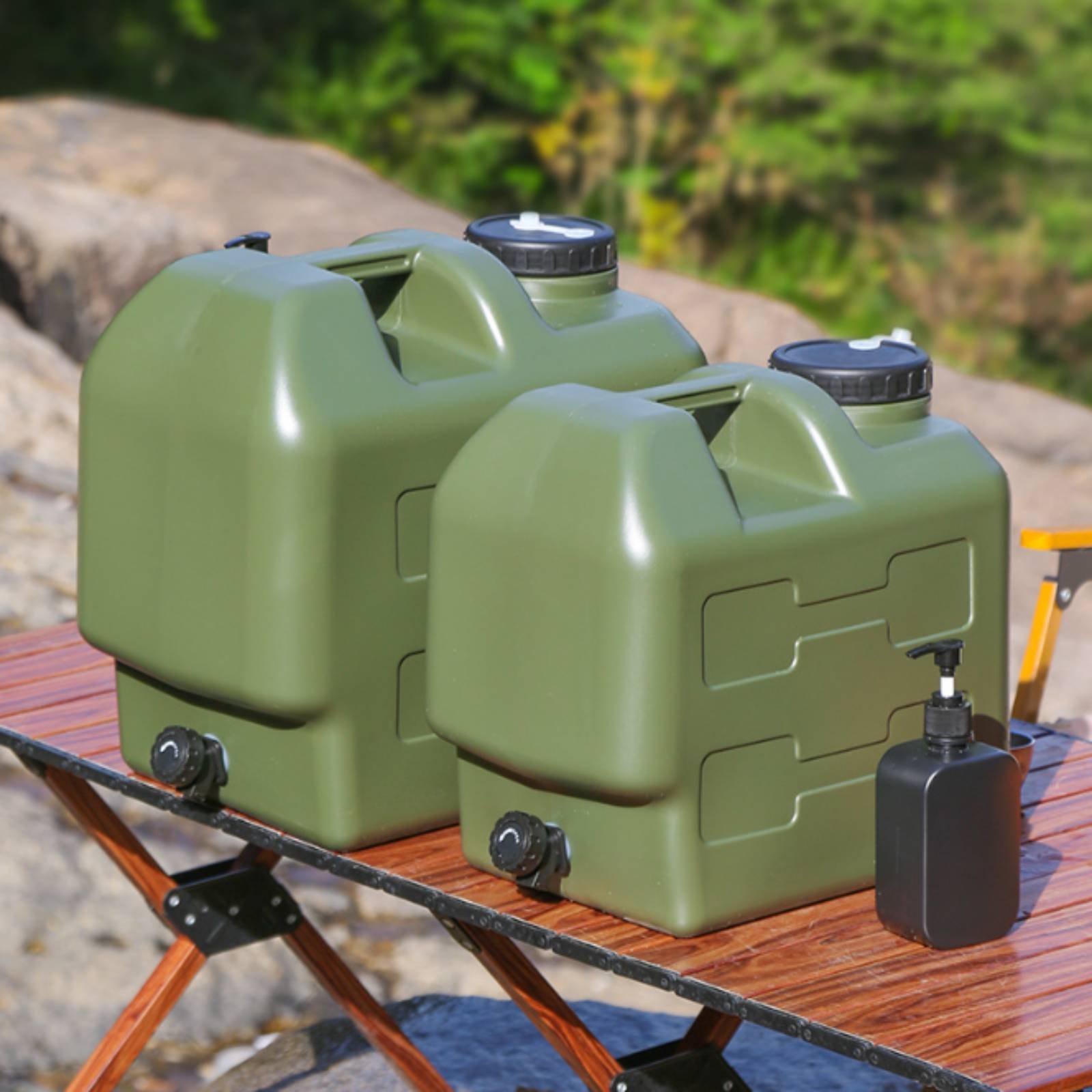 蛇口付き水容器 食品グレードPE キャンプ用ウォータージャグ - Outdoor Camping Water Jug のレビューと価格